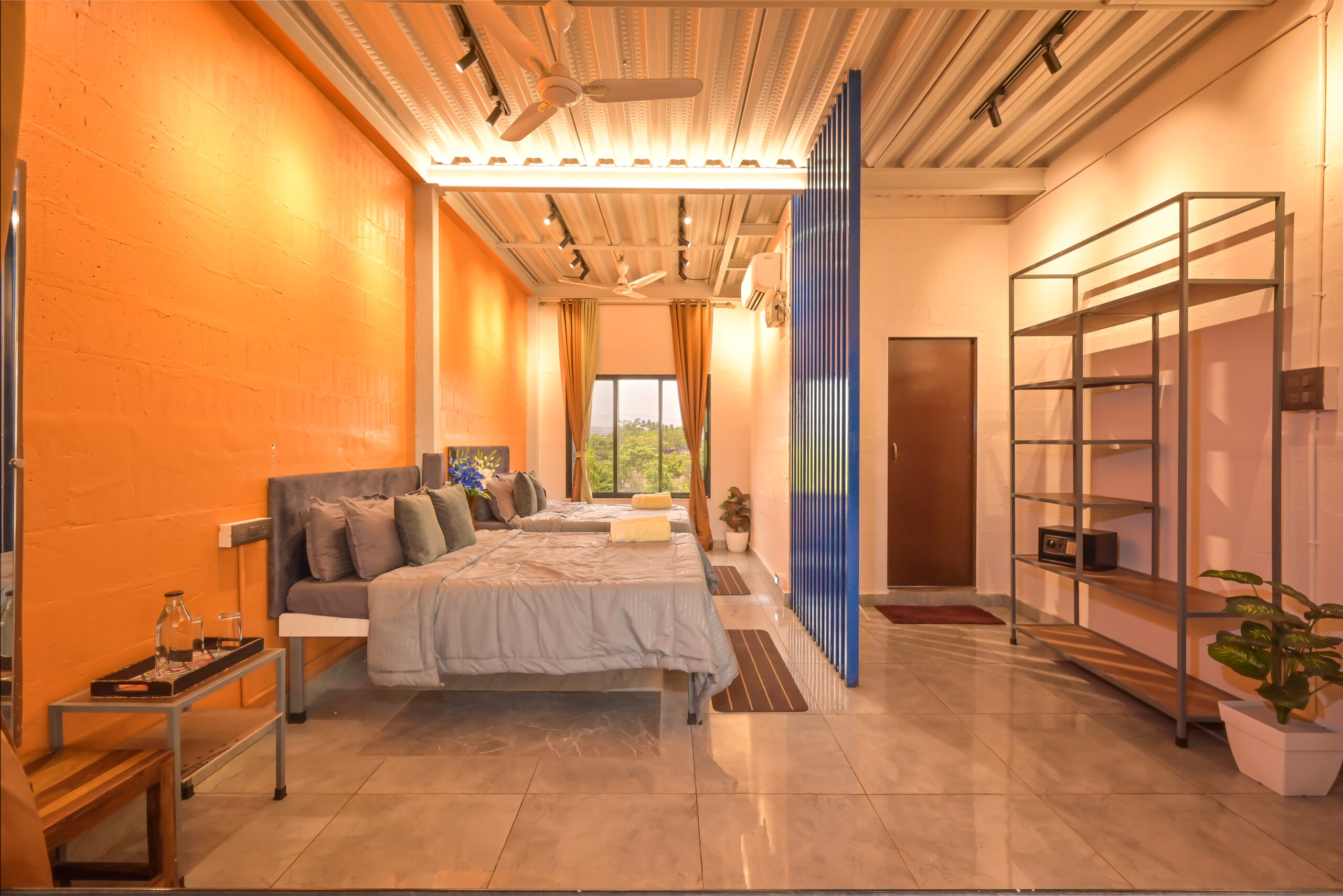 Room 06